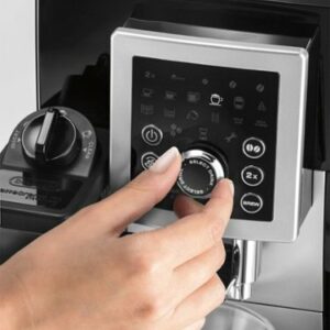 De'Longhi - Magnifica S Espresso Machine with 15 bars of pressure and intergrated grinder - Silver/Black