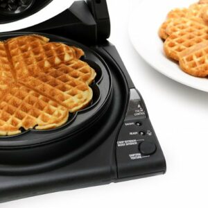 Chef'sChoice - M840 WafflePro Taste/Texture Select Waffle Maker Traditional Five-of-Hearts Easy to Clean Nonstick Plates - Black