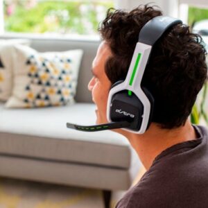 Astro Gaming - A20 Gen 2 Wireless Gaming Headset for Xbox One, Xbox Series X|S, PC - White/Green