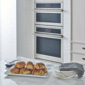 Monogram - Minimalist 30" Built-In Single Electric Convection Wall Oven with No-Preheat Air Fry - Stainless Steel