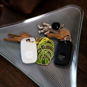 Tile - Pro (2022) - 4 Pack Powerful Bluetooth Tracker, Key Finder and Item Locator for Keys, Bags, and More; Up to 400 ft Range - Black/White