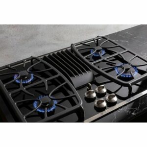 GE Profile - 30" Built-In Gas Cooktop with 4 burners and Downdraft Vent - Stainless Steel