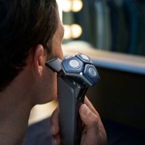 Philips Norelco - Shaver 7600, Rechargeable Wet & Dry Electric Shaver with SenseIQ Technology, S7886/84 - Black