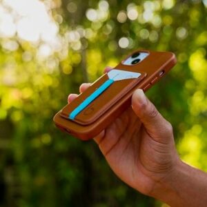 Bluebonnet - Leather Case with MagSafe for Apple iPhone 14 - Saddle Tan