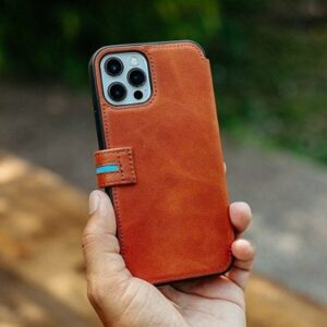 Bluebonnet - Leather Folio Case with MagSafe for Apple iPhone 15 Pro - Tuscan Tan